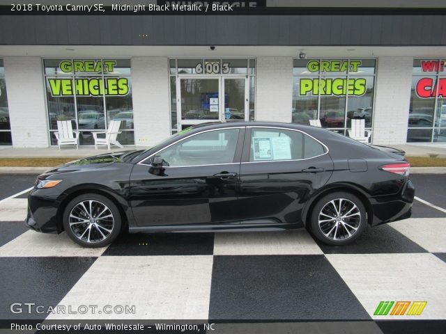 2018 Toyota Camry SE in Midnight Black Metallic