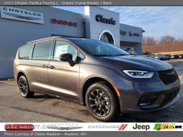2021 Chrysler Pacifica Touring L in Granite Crystal Metallic