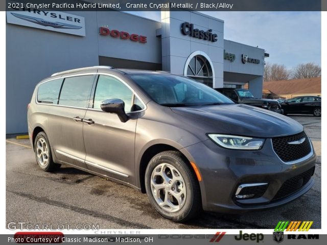 2021 Chrysler Pacifica Hybrid Limited in Granite Crystal Metallic