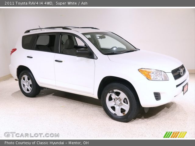2011 Toyota RAV4 I4 4WD in Super White