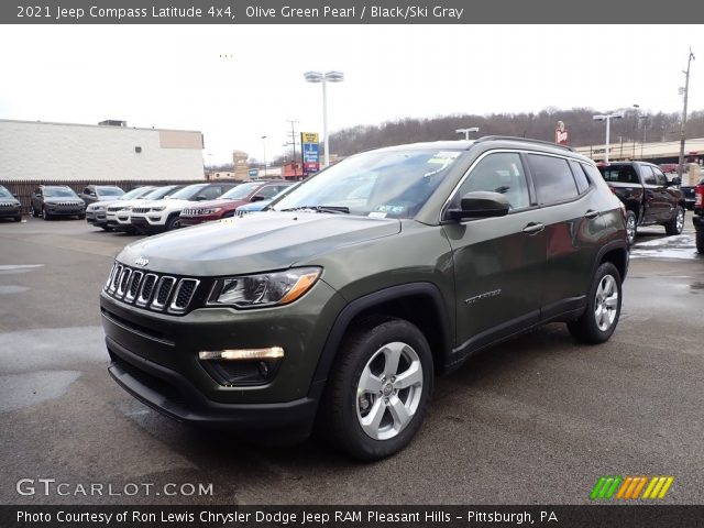 2021 Jeep Compass Latitude 4x4 in Olive Green Pearl