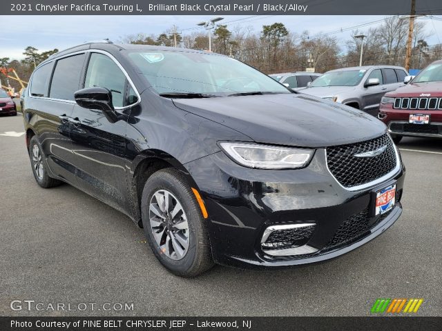 2021 Chrysler Pacifica Touring L in Brilliant Black Crystal Pearl