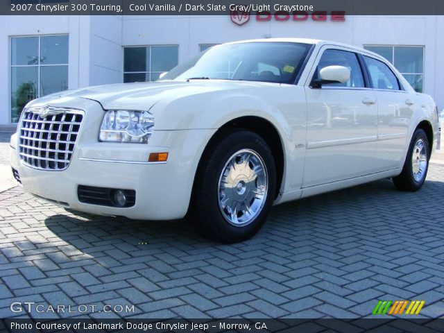 2007 Chrysler 300 Touring in Cool Vanilla