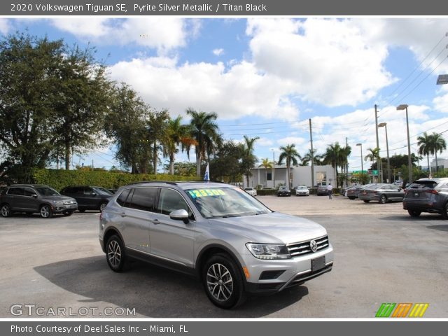 2020 Volkswagen Tiguan SE in Pyrite Silver Metallic