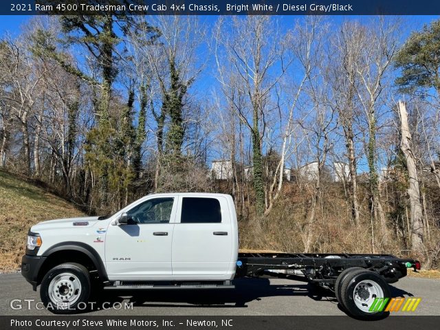 2021 Ram 4500 Tradesman Crew Cab 4x4 Chassis in Bright White