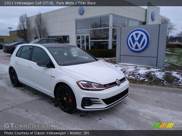 2021 Volkswagen Golf GTI SE in Pure White