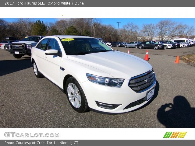2017 Ford Taurus SEL in Oxford White