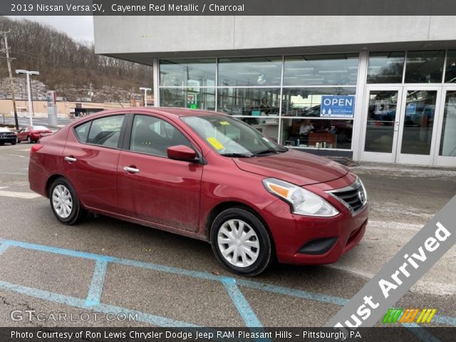2019 Nissan Versa SV in Cayenne Red Metallic