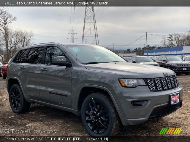 2021 Jeep Grand Cherokee Laredo 4x4 in Sting-Gray