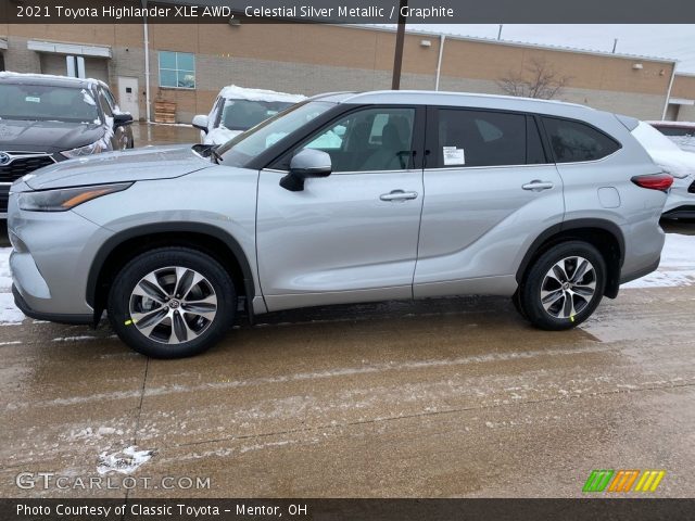 2021 Toyota Highlander XLE AWD in Celestial Silver Metallic