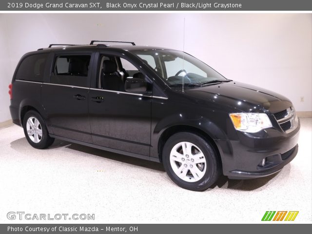 2019 Dodge Grand Caravan SXT in Black Onyx Crystal Pearl