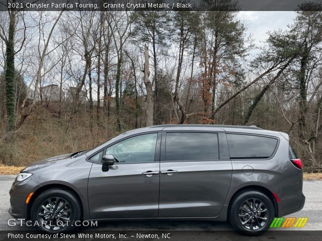 2021 Chrysler Pacifica Touring in Granite Crystal Metallic
