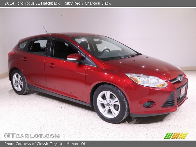 2014 Ford Focus SE Hatchback in Ruby Red