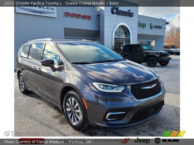 2021 Chrysler Pacifica Touring L in Granite Crystal Metallic
