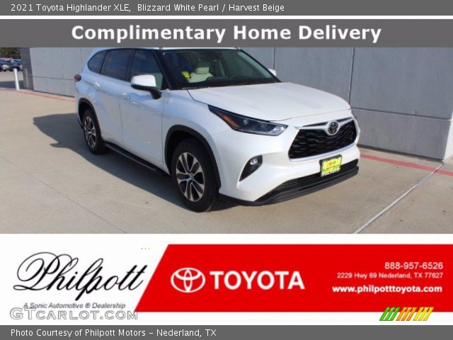 2021 Toyota Highlander XLE in Blizzard White Pearl
