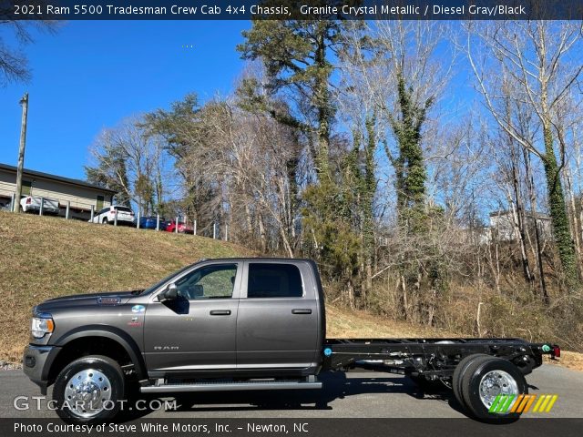 2021 Ram 5500 Tradesman Crew Cab 4x4 Chassis in Granite Crystal Metallic