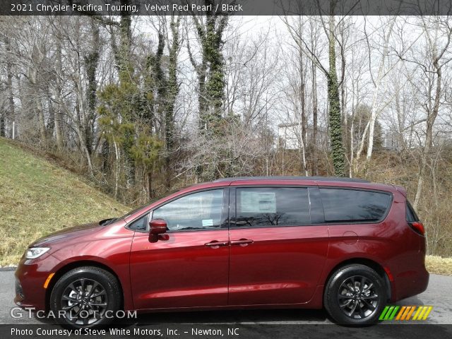 2021 Chrysler Pacifica Touring in Velvet Red Pearl