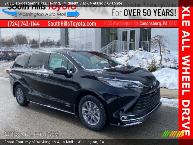 2021 Toyota Sienna XLE Hybrid in Midnight Black Metallic