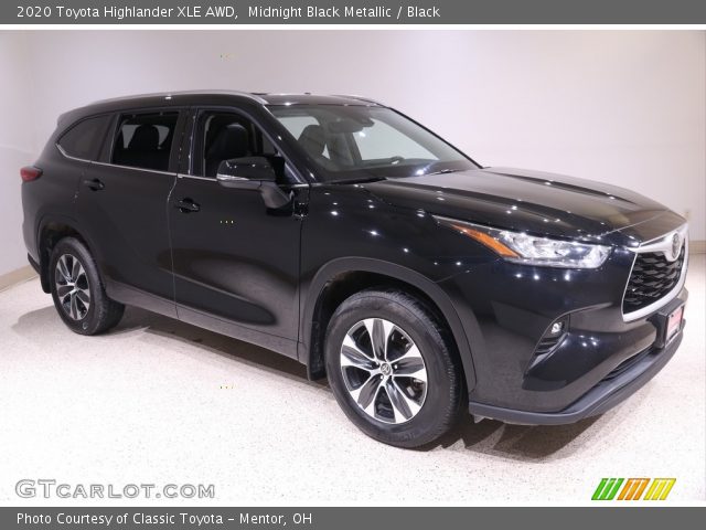 2020 Toyota Highlander XLE AWD in Midnight Black Metallic