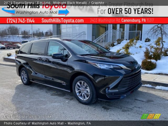 2021 Toyota Sienna LE Hybrid in Midnight Black Metallic