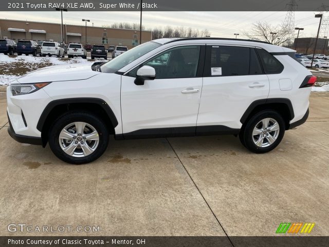 2021 Toyota RAV4 XLE AWD in Super White
