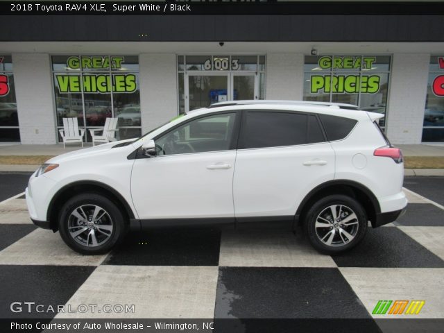 2018 Toyota RAV4 XLE in Super White