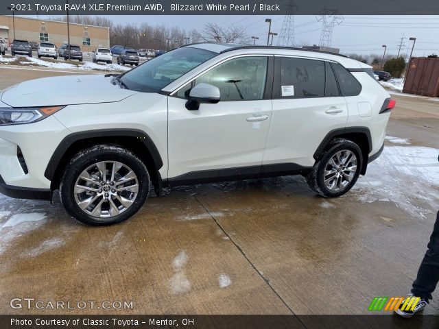 2021 Toyota RAV4 XLE Premium AWD in Blizzard White Pearl