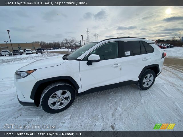 2021 Toyota RAV4 XLE AWD in Super White