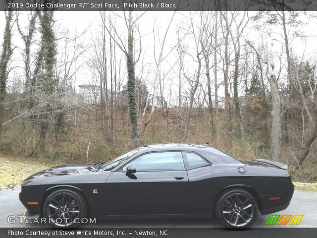 2019 Dodge Challenger R/T Scat Pack in Pitch Black