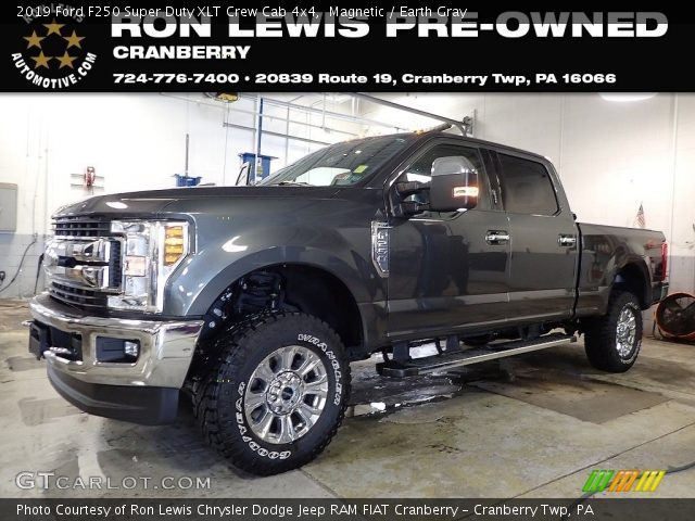 2019 Ford F250 Super Duty XLT Crew Cab 4x4 in Magnetic