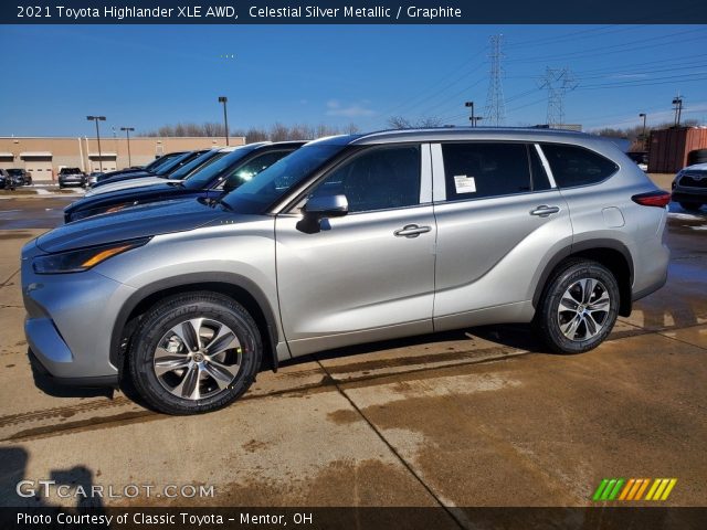 2021 Toyota Highlander XLE AWD in Celestial Silver Metallic