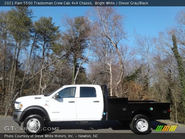 2021 Ram 5500 Tradesman Crew Cab 4x4 Chassis in Bright White