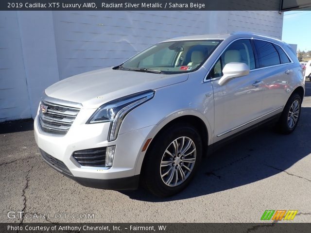 2019 Cadillac XT5 Luxury AWD in Radiant Silver Metallic