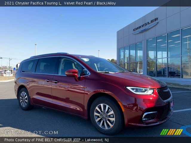 2021 Chrysler Pacifica Touring L in Velvet Red Pearl