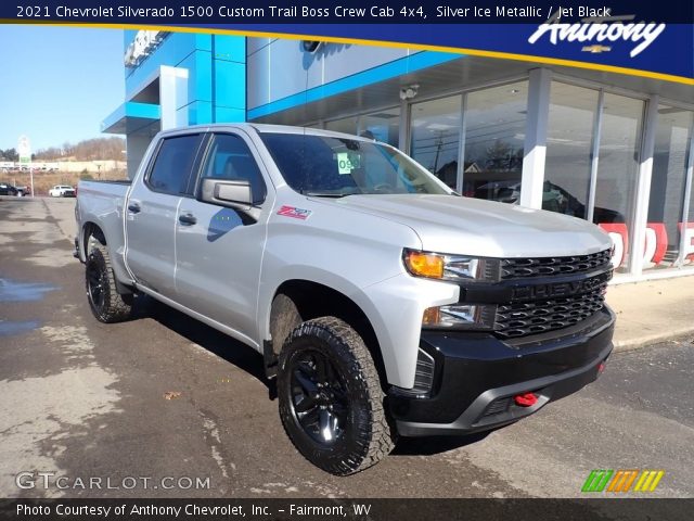 2021 Chevrolet Silverado 1500 Custom Trail Boss Crew Cab 4x4 in Silver Ice Metallic
