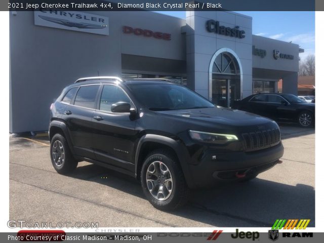 2021 Jeep Cherokee Traihawk 4x4 in Diamond Black Crystal Pearl