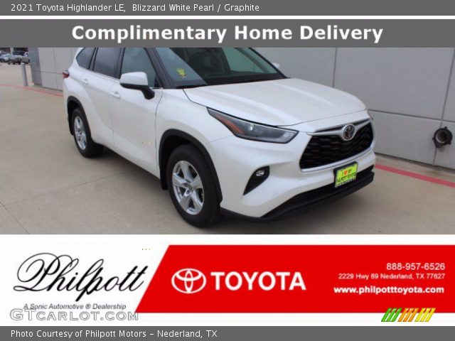 2021 Toyota Highlander LE in Blizzard White Pearl