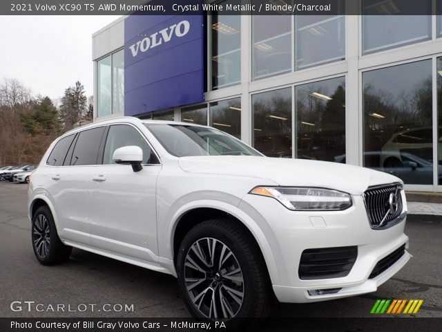 2021 Volvo XC90 T5 AWD Momentum in Crystal White Metallic