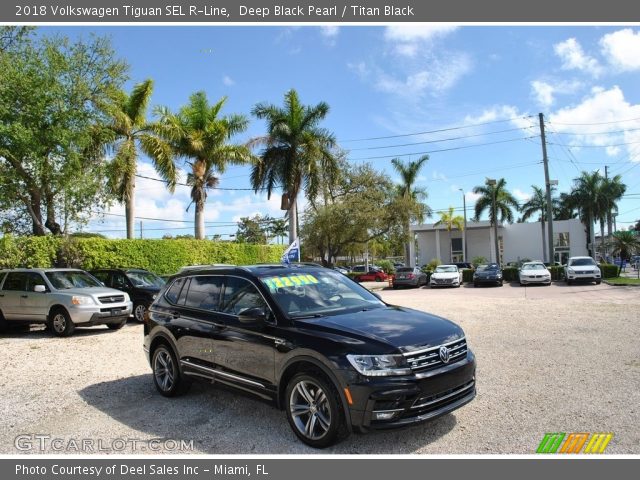 2018 Volkswagen Tiguan SEL R-Line in Deep Black Pearl