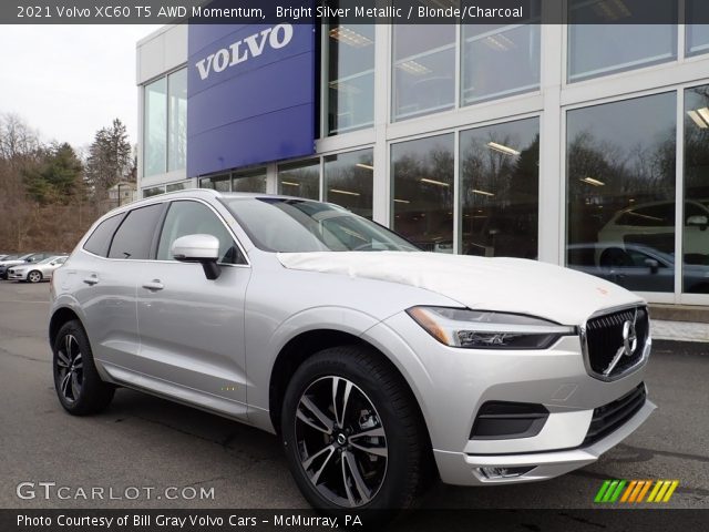 2021 Volvo XC60 T5 AWD Momentum in Bright Silver Metallic