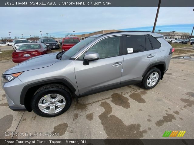 2021 Toyota RAV4 XLE AWD in Silver Sky Metallic