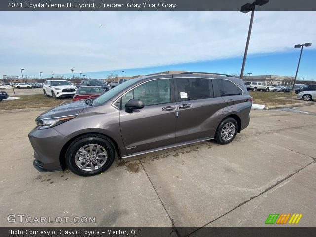 2021 Toyota Sienna LE Hybrid in Predawn Gray Mica