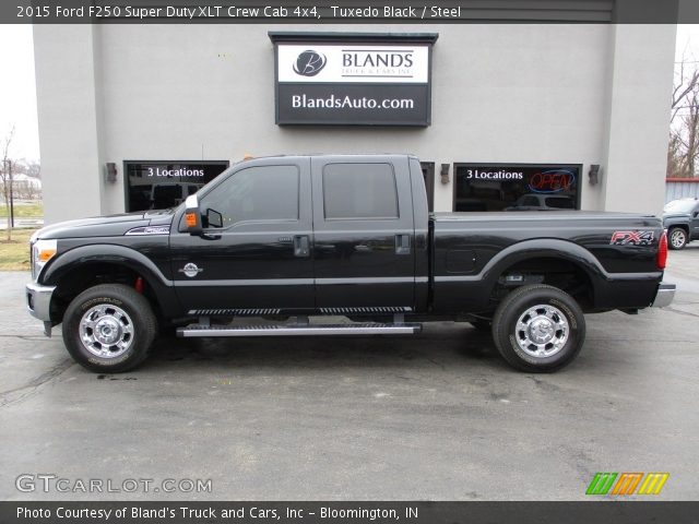 2015 Ford F250 Super Duty XLT Crew Cab 4x4 in Tuxedo Black