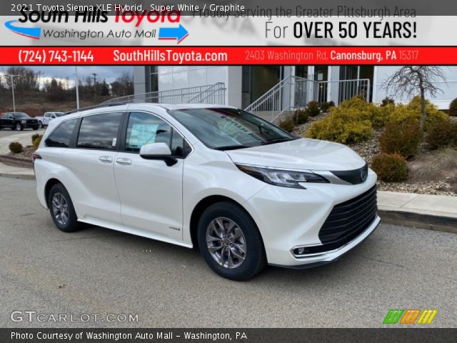 2021 Toyota Sienna XLE Hybrid in Super White