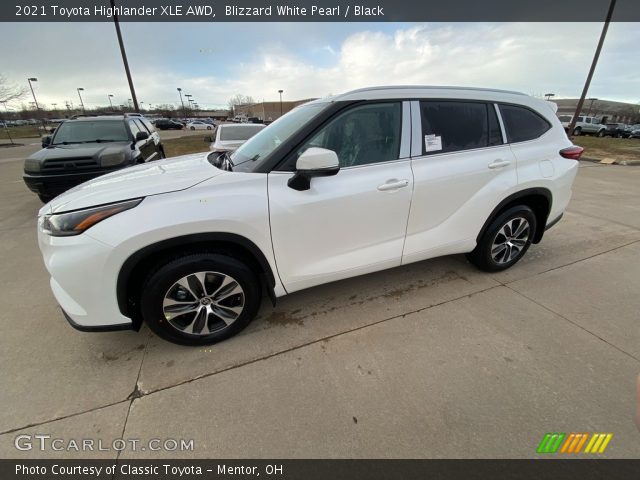 2021 Toyota Highlander XLE AWD in Blizzard White Pearl