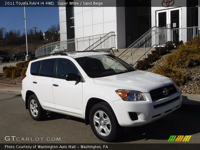 2011 Toyota RAV4 I4 4WD in Super White