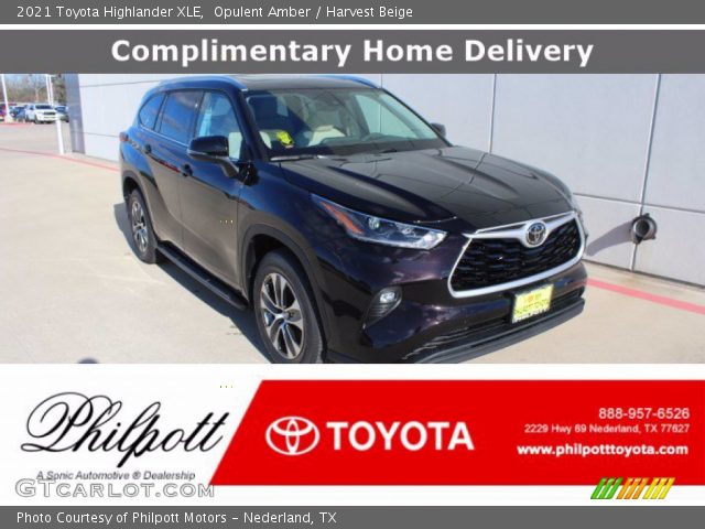 2021 Toyota Highlander XLE in Opulent Amber