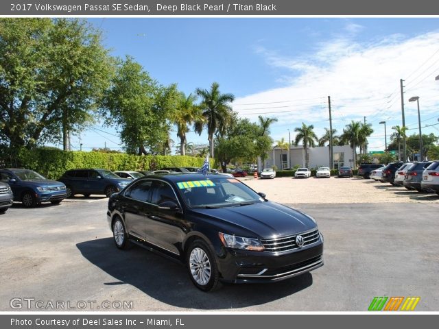 2017 Volkswagen Passat SE Sedan in Deep Black Pearl