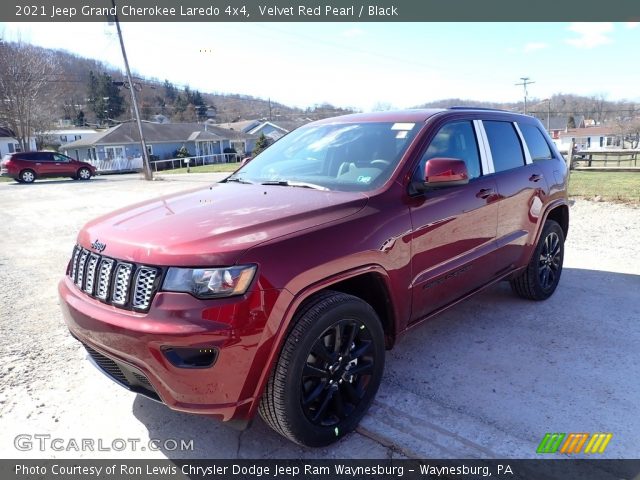 2021 Jeep Grand Cherokee Laredo 4x4 in Velvet Red Pearl