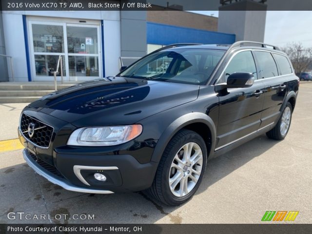 2016 Volvo XC70 T5 AWD in Black Stone